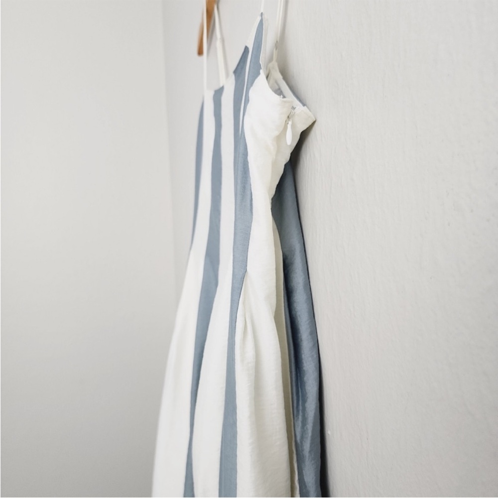 Elegant Striped Maxi Dress - Gray and White - Picture 7 of 9